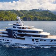 artefact motor yacht of the year 2021