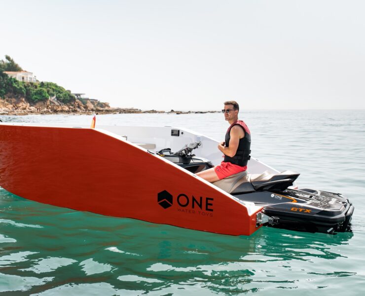 ONE 46 Water Toy