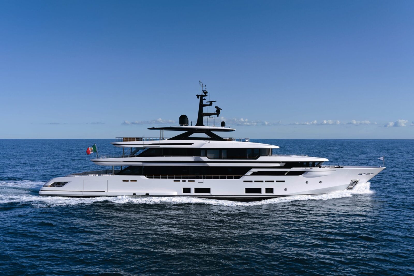 Custom Line 50 yacht