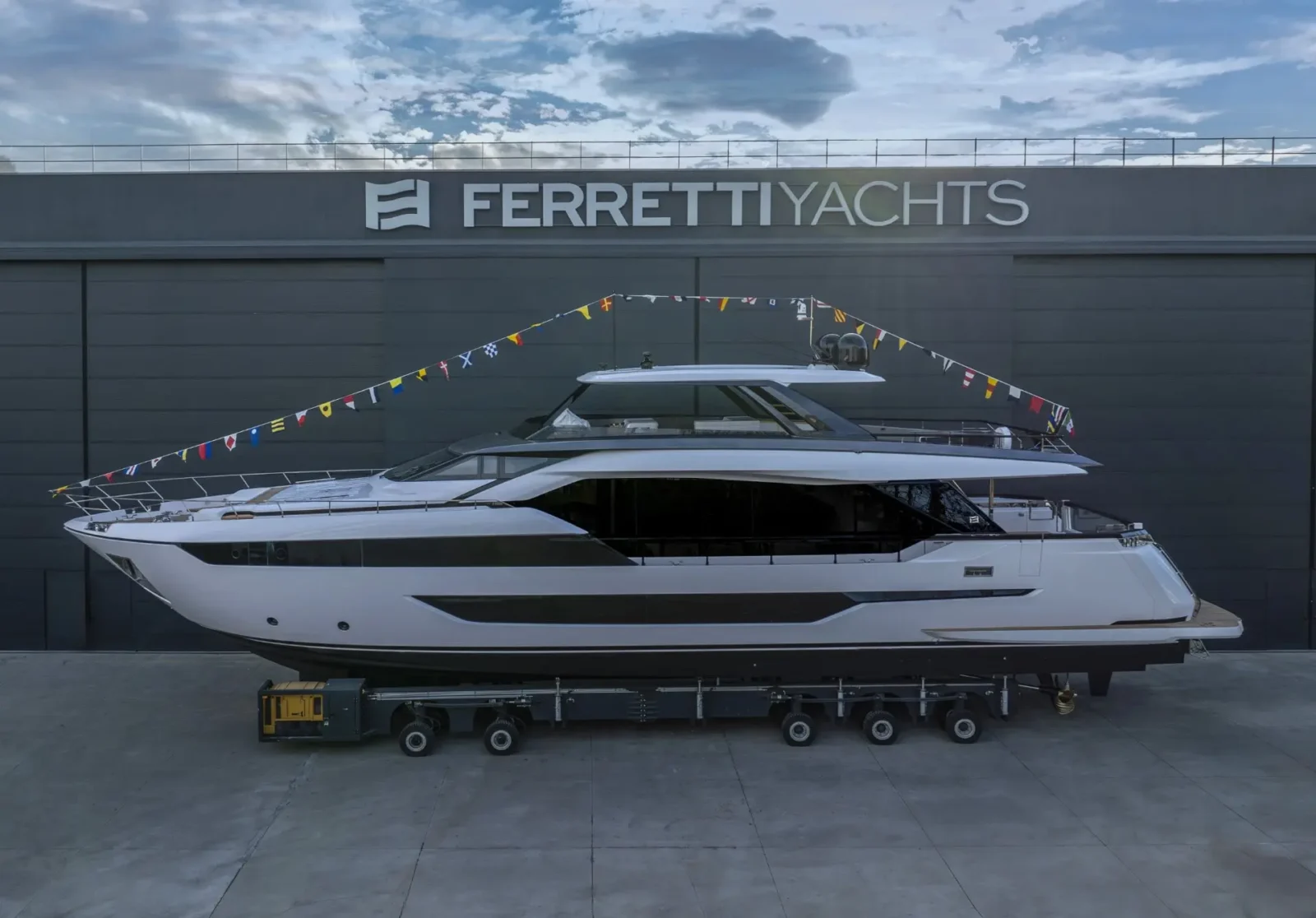 New Ferretti 940 yacht